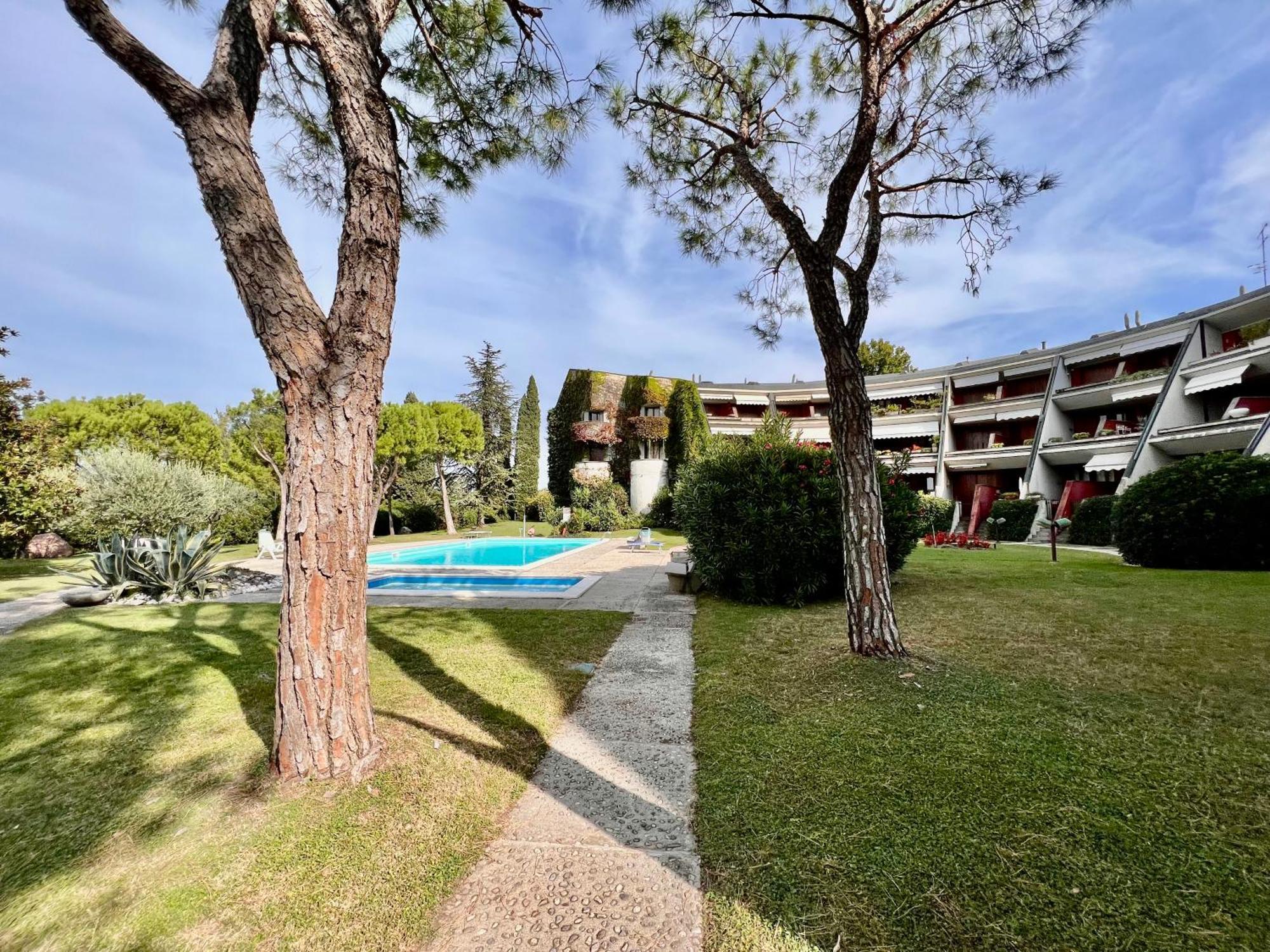 Oasi Apartamento Desenzano del Garda Exterior foto