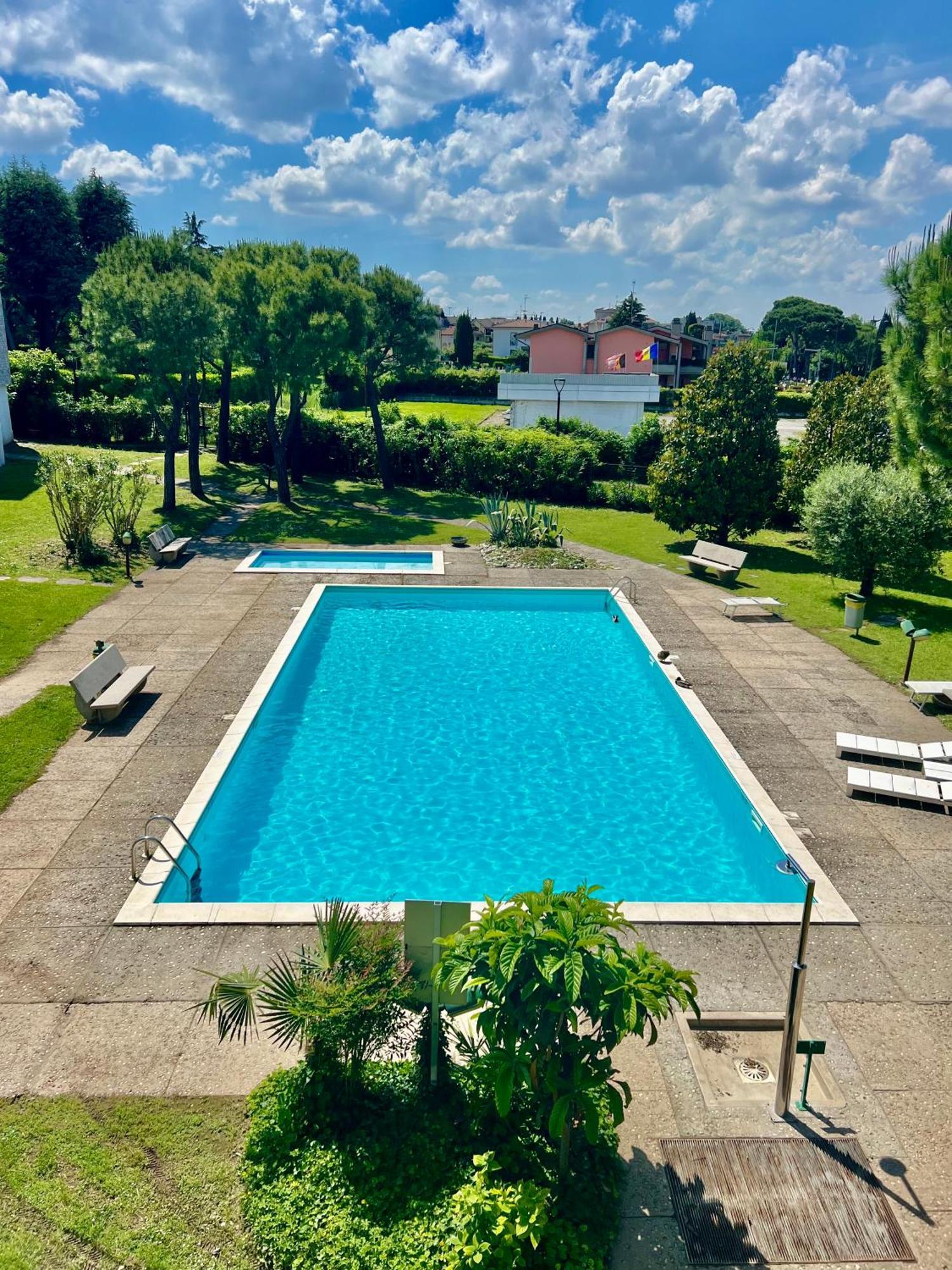 Oasi Apartamento Desenzano del Garda Exterior foto